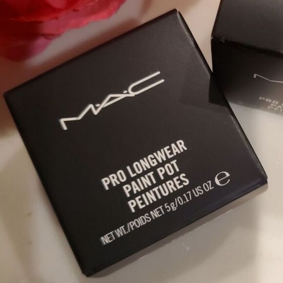 MAC Duo Chrome "Bougie" Paint Pot  - Picture 9 of 13